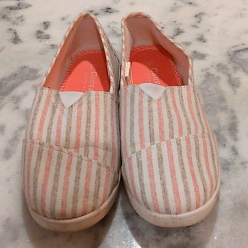 Canvas shoes